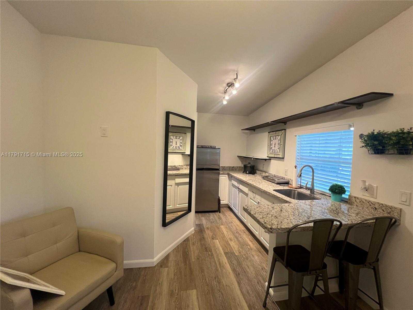 Small Image of 14051 SOUTH WEST 15TH CT, Davie Number 28