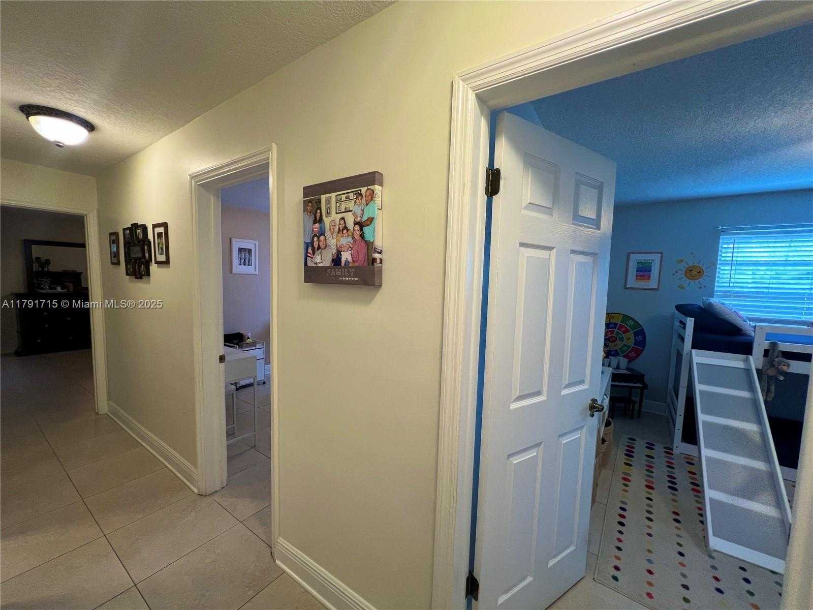 Small Image of 14051 SOUTH WEST 15TH CT, Davie Number 32