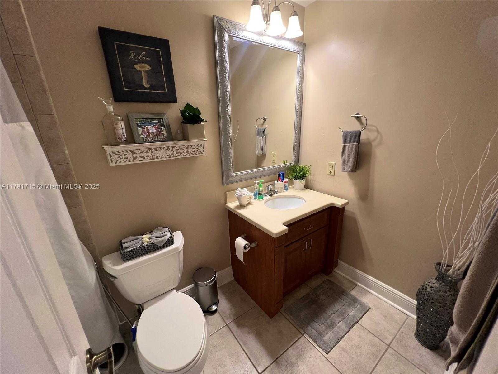 Small Image of 14051 SOUTH WEST 15TH CT, Davie Number 37