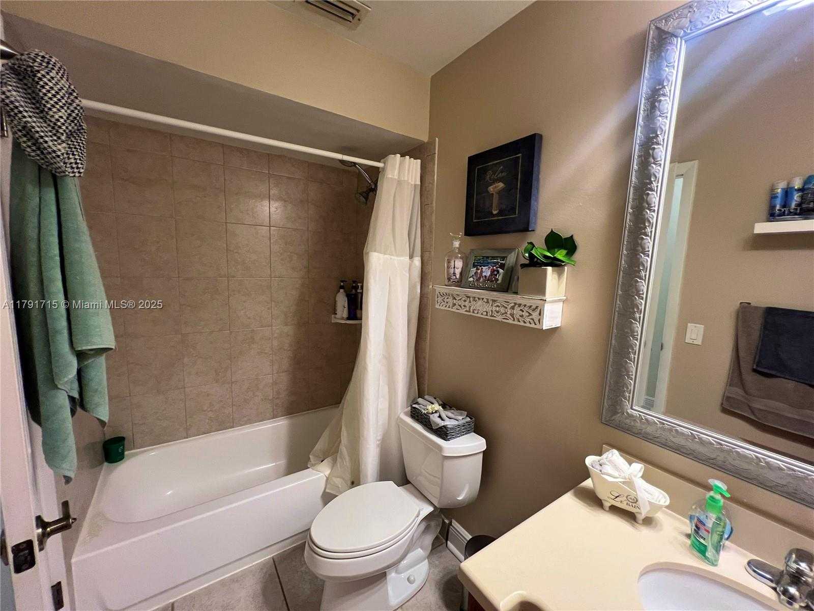 Small Image of 14051 SOUTH WEST 15TH CT, Davie Number 38