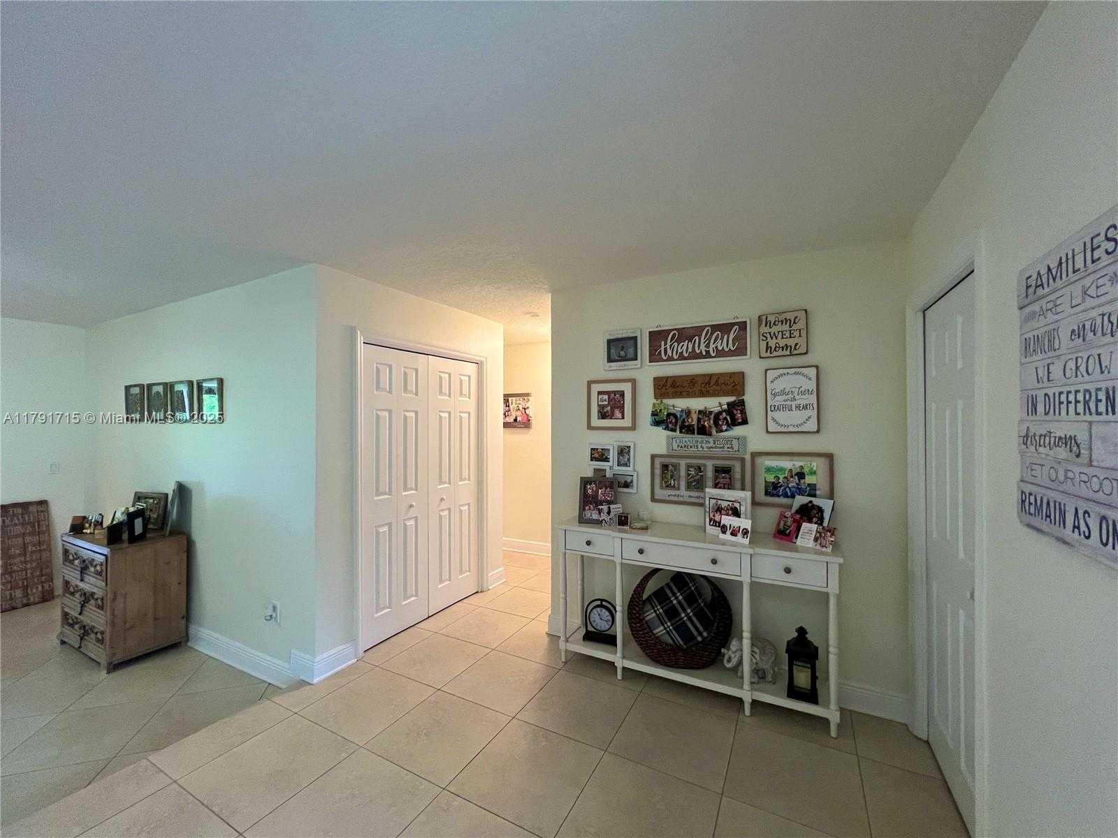 Small Image of 14051 SOUTH WEST 15TH CT, Davie Number 4