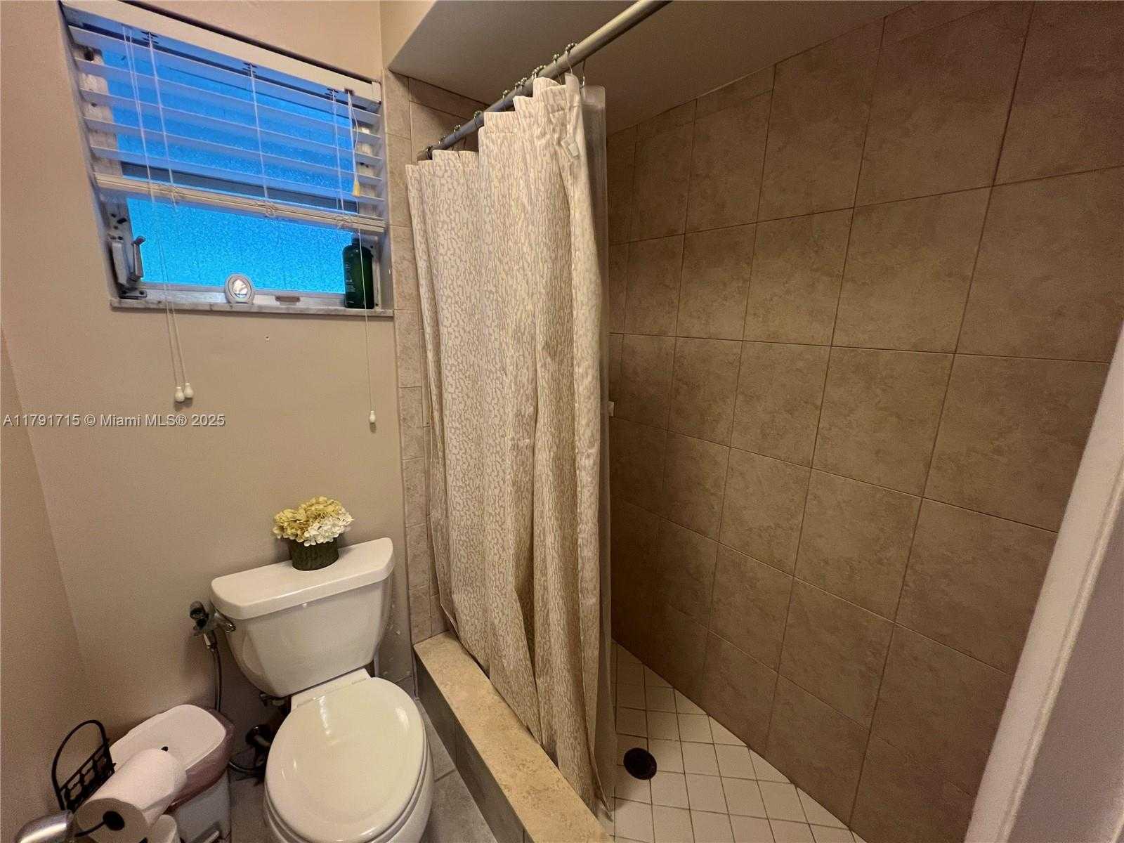 Small Image of 14051 SOUTH WEST 15TH CT, Davie Number 45