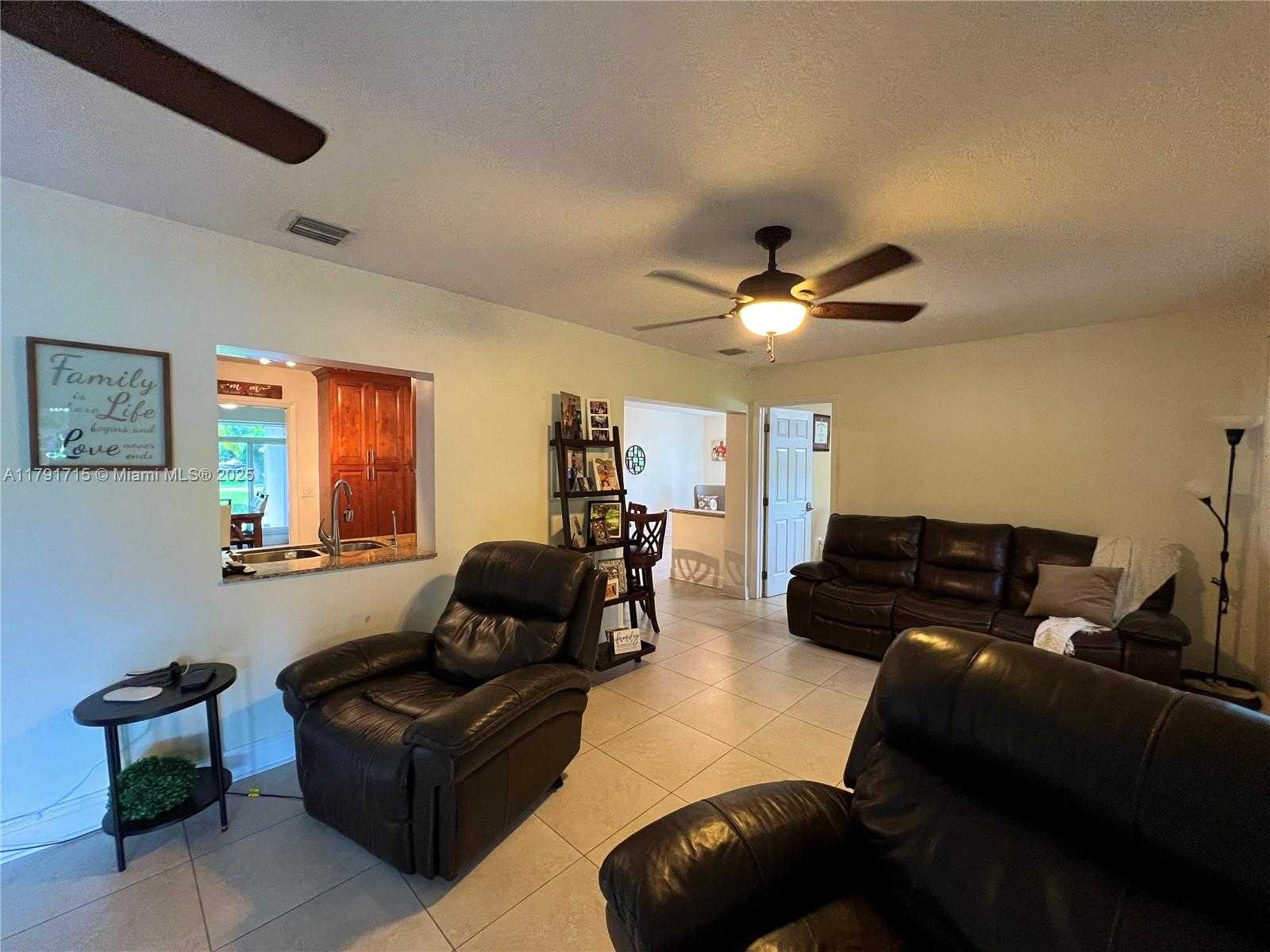 Small Image of 14051 SOUTH WEST 15TH CT, Davie Number 8