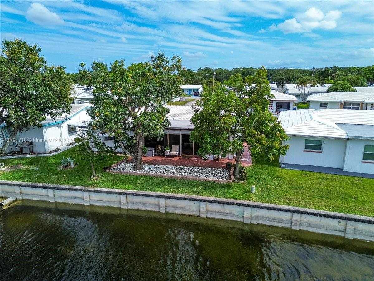 Small Image of 8301 NORTH WEST 57TH PL, Tamarac Number 2