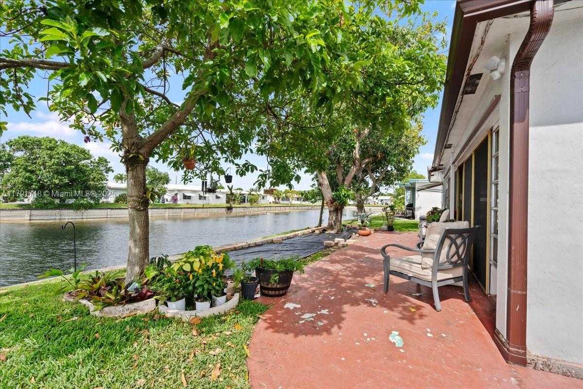 Small Image of 8301 NORTH WEST 57TH PL, Tamarac Number 30