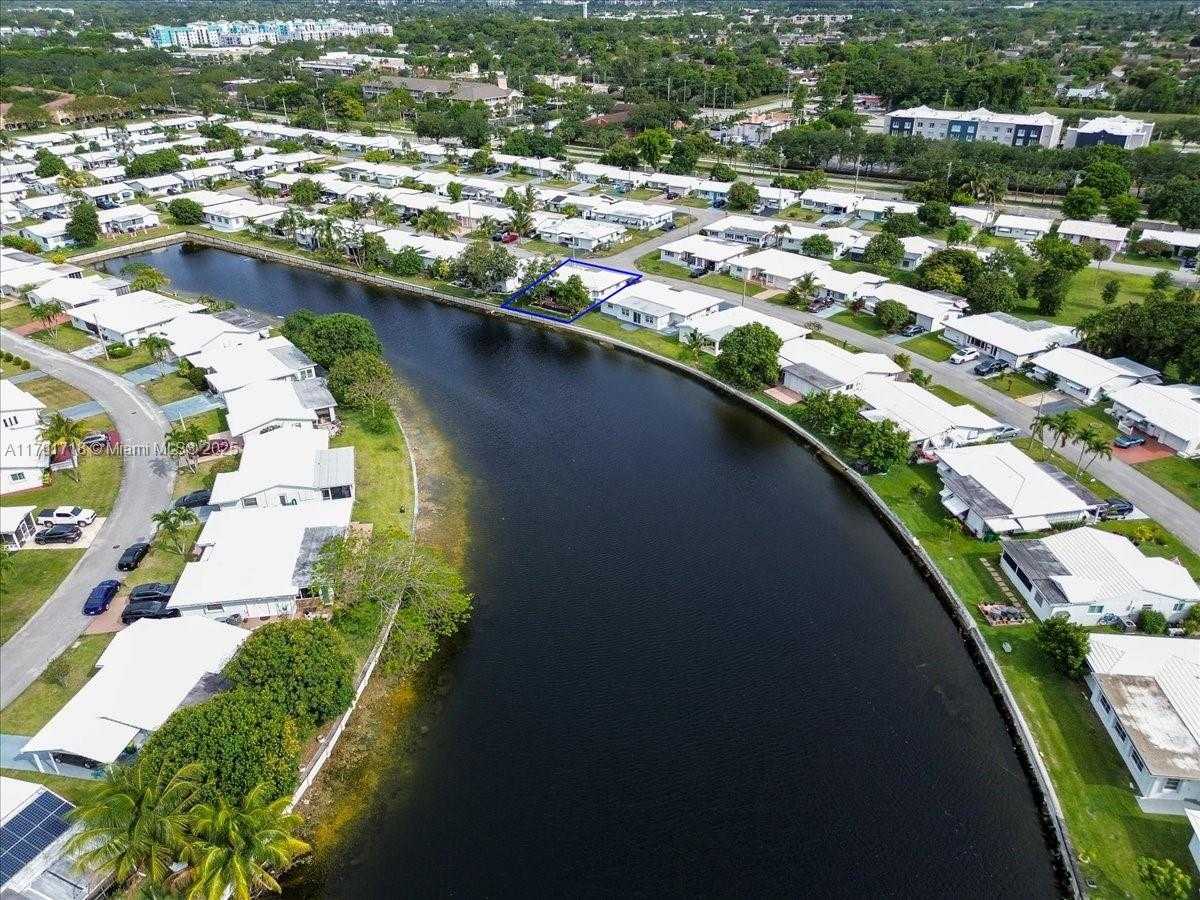 Small Image of 8301 NORTH WEST 57TH PL, Tamarac Number 40