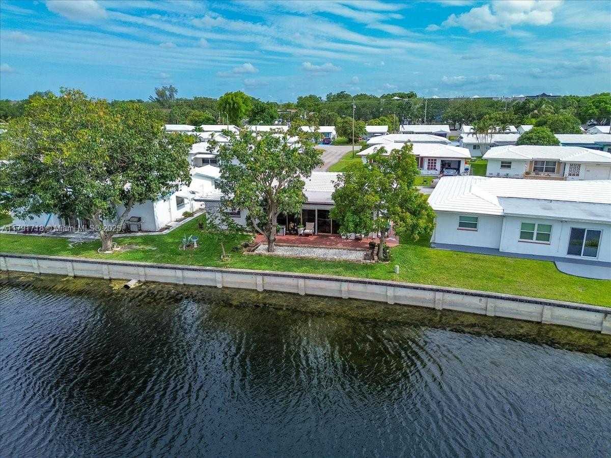 Small Image of 8301 NORTH WEST 57TH PL, Tamarac Number 43