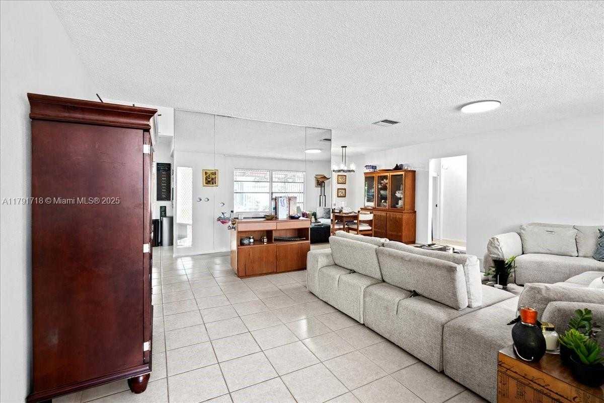 Small Image of 8301 NORTH WEST 57TH PL, Tamarac Number 7