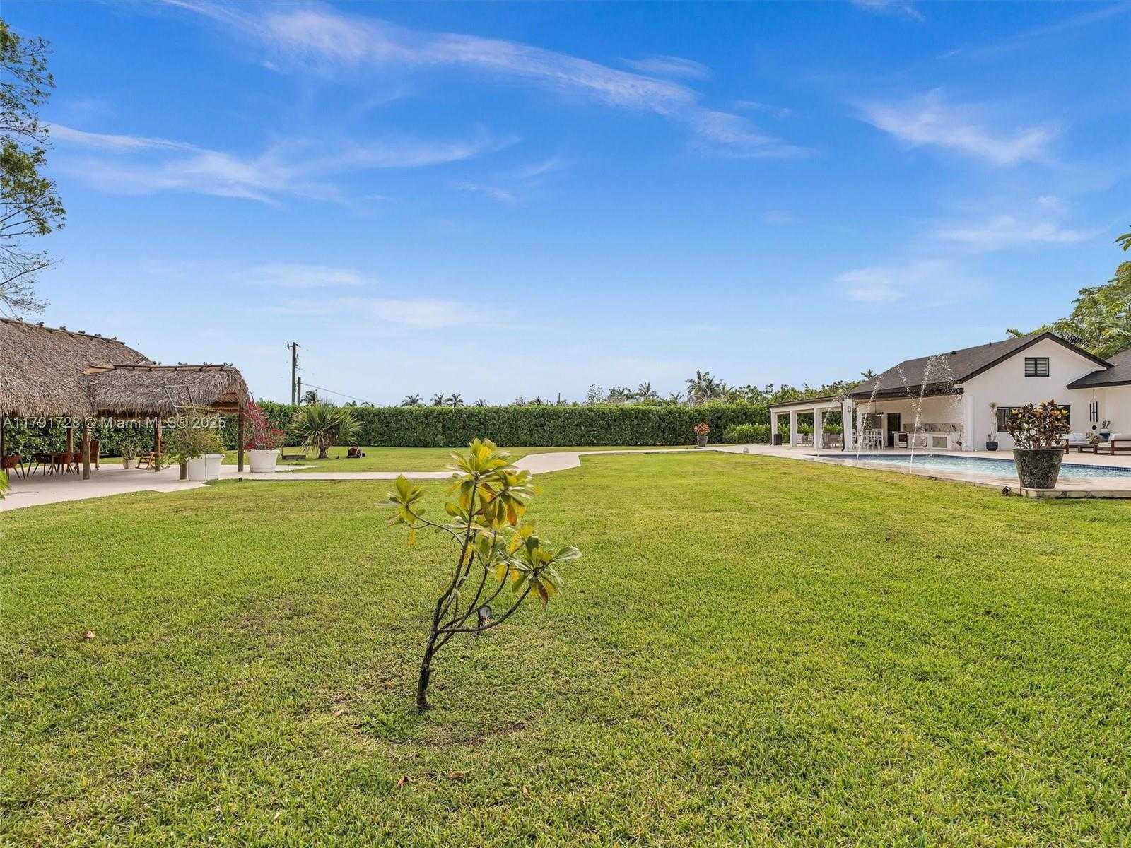 Small Image of 21411 SOUTH WEST 248TH ST, Homestead Number 11