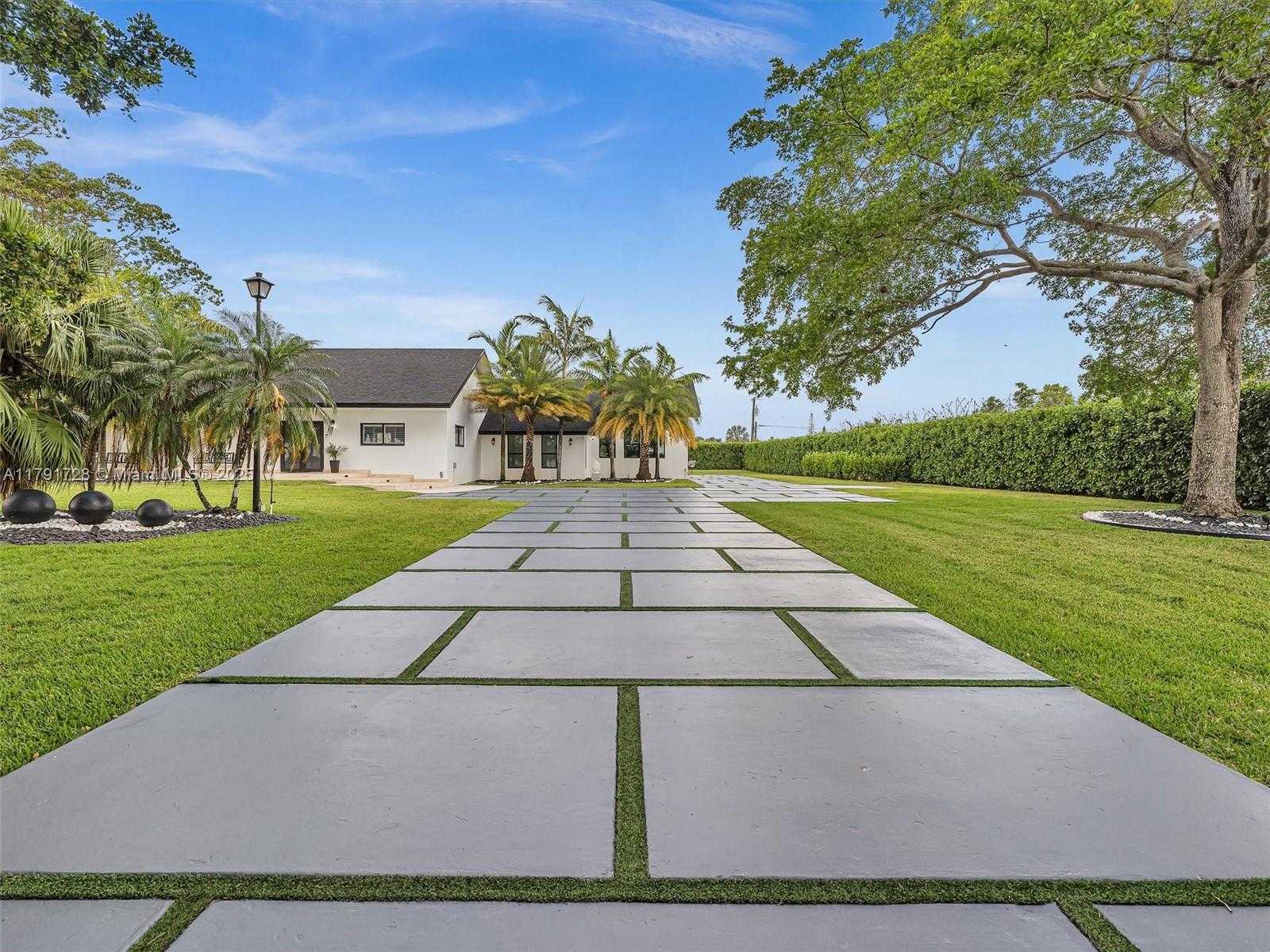 Small Image of 21411 SOUTH WEST 248TH ST, Homestead Number 2