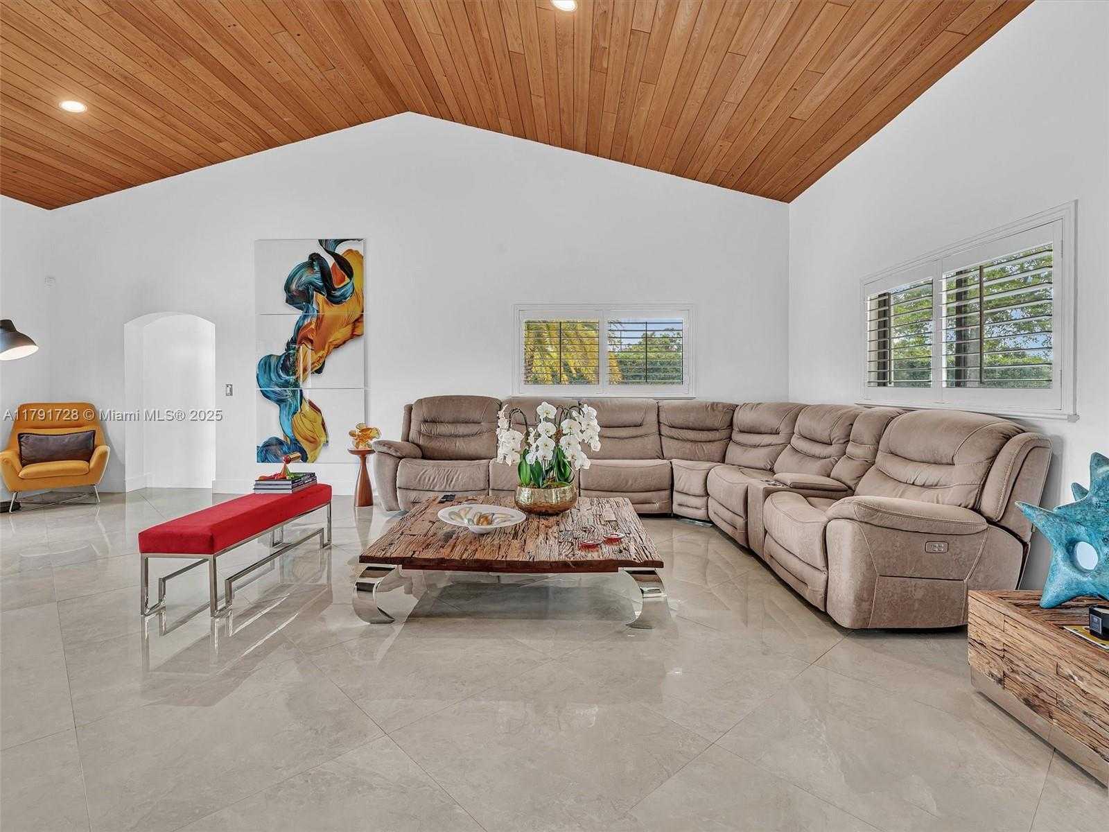 Small Image of 21411 SOUTH WEST 248TH ST, Homestead Number 22