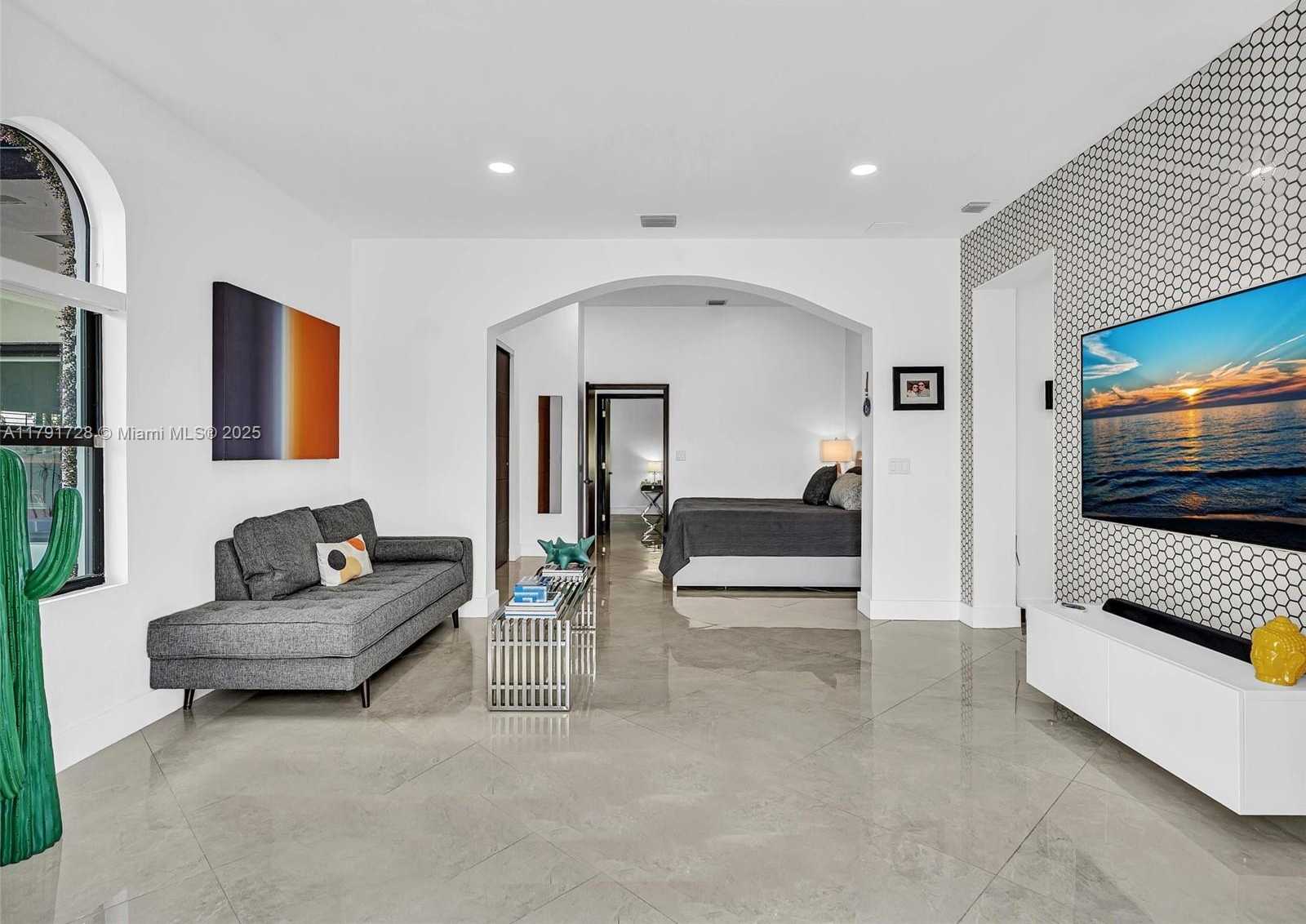 Small Image of 21411 SOUTH WEST 248TH ST, Homestead Number 38
