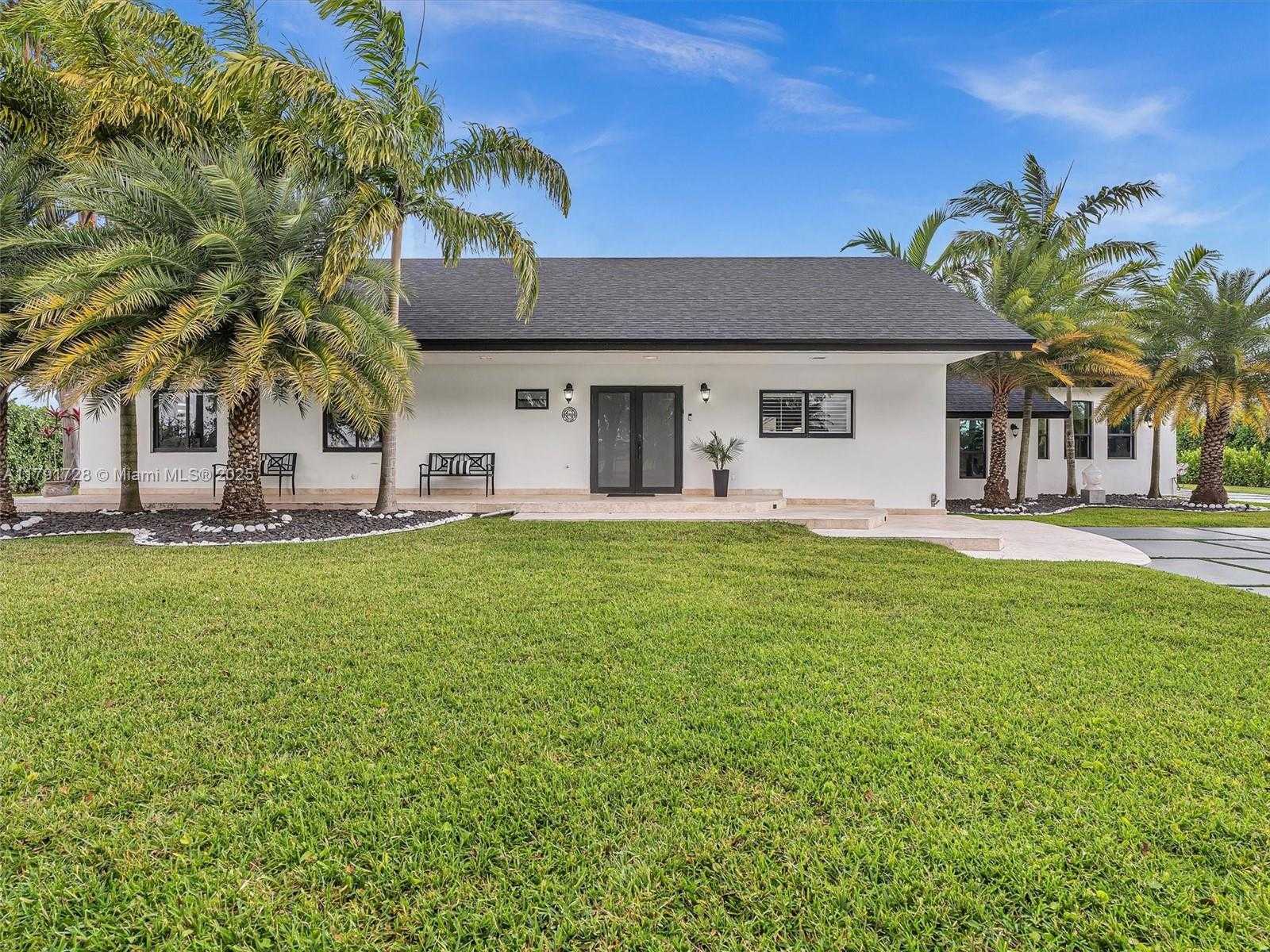 Small Image of 21411 SOUTH WEST 248TH ST, Homestead Number 4