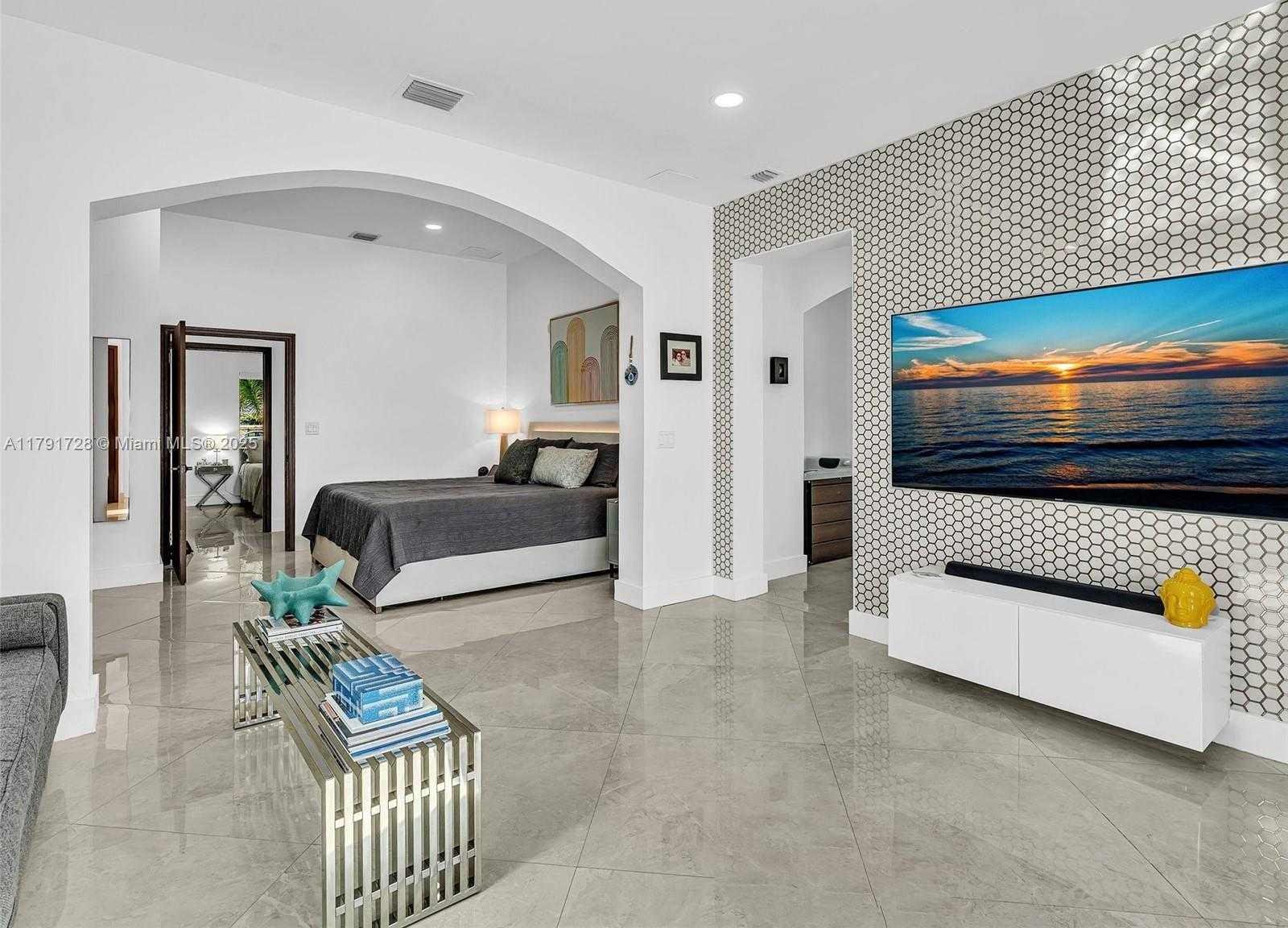 Small Image of 21411 SOUTH WEST 248TH ST, Homestead Number 52
