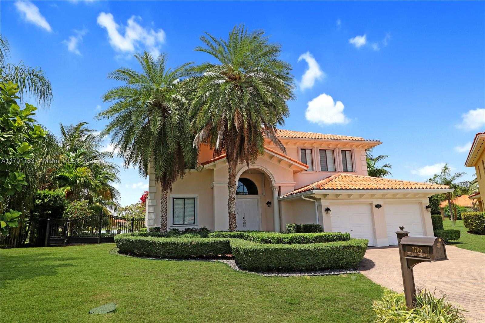 Small Image of 7786 SOUTH WEST 188TH TER, Cutler Bay Number 2
