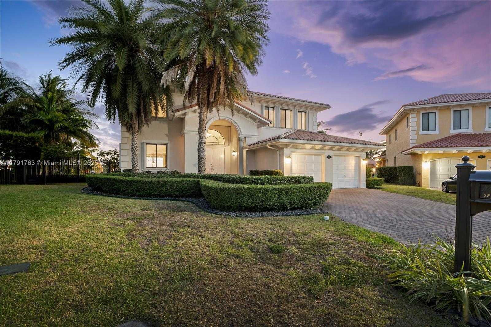 Small Image of 7786 SOUTH WEST 188TH TER, Cutler Bay Number 3