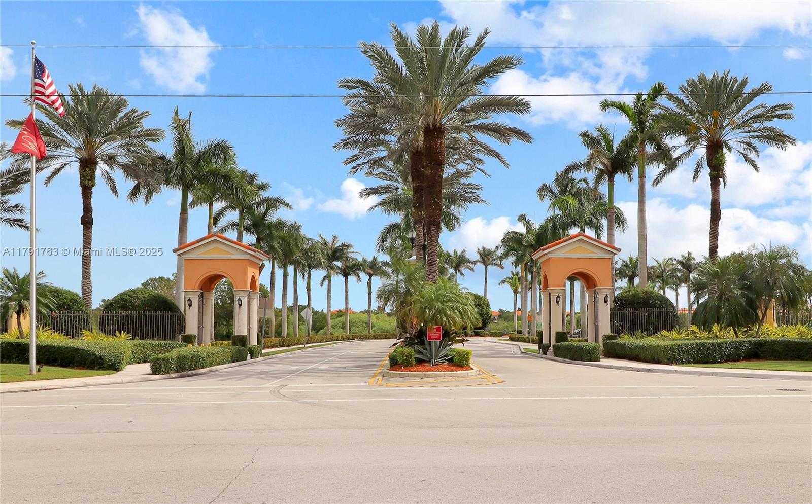 Small Image of 7786 SOUTH WEST 188TH TER, Cutler Bay Number 43
