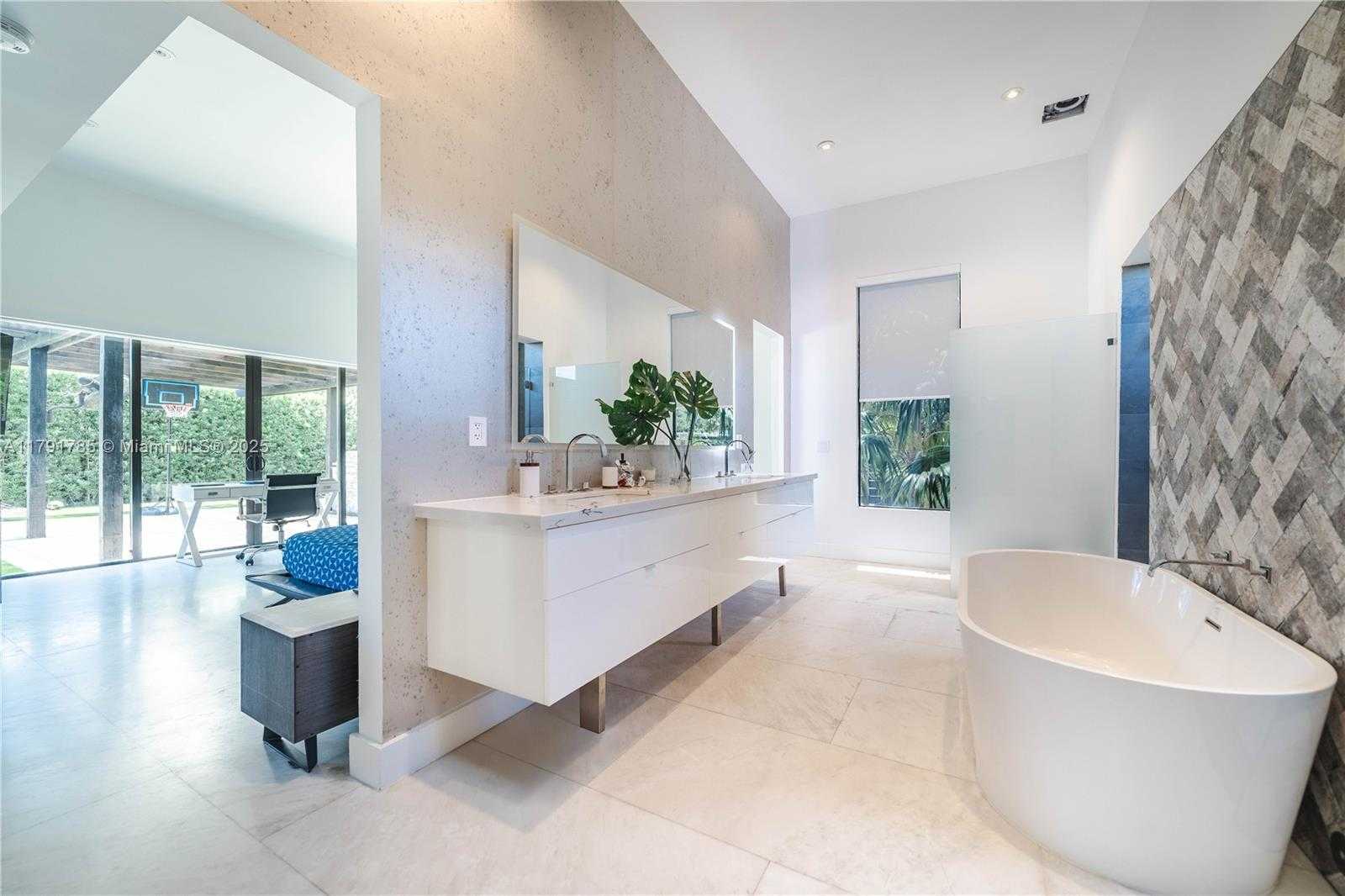 Small Image of 766 NORTH EAST 96TH ST, Miami Shores Number 24
