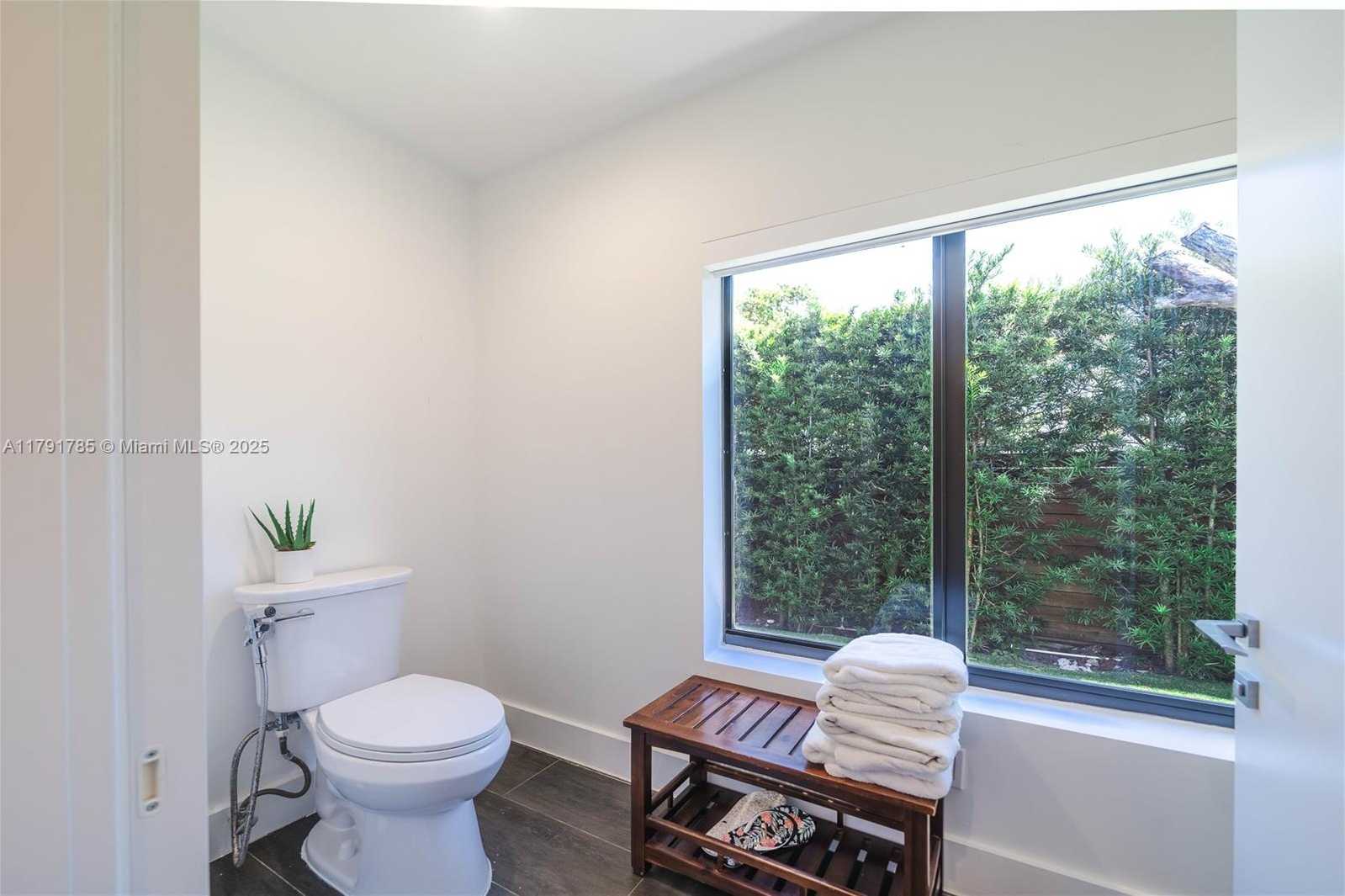 Small Image of 766 NORTH EAST 96TH ST, Miami Shores Number 36