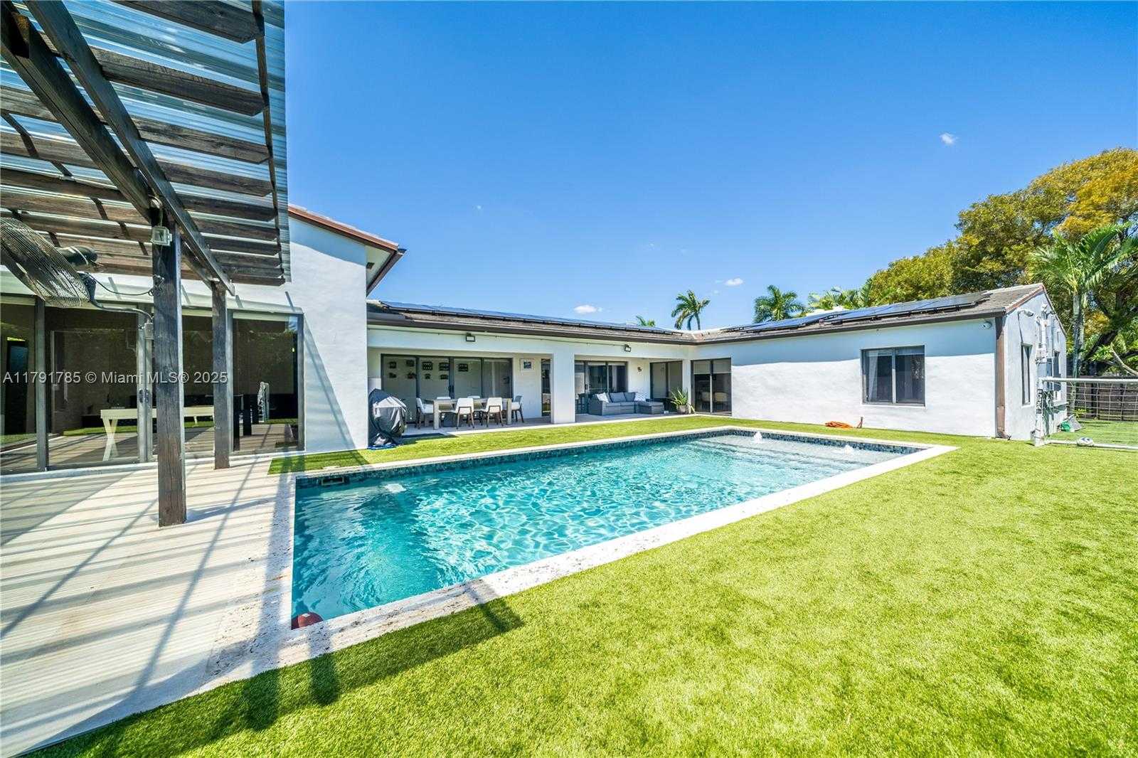 Small Image of 766 NORTH EAST 96TH ST, Miami Shores Number 43