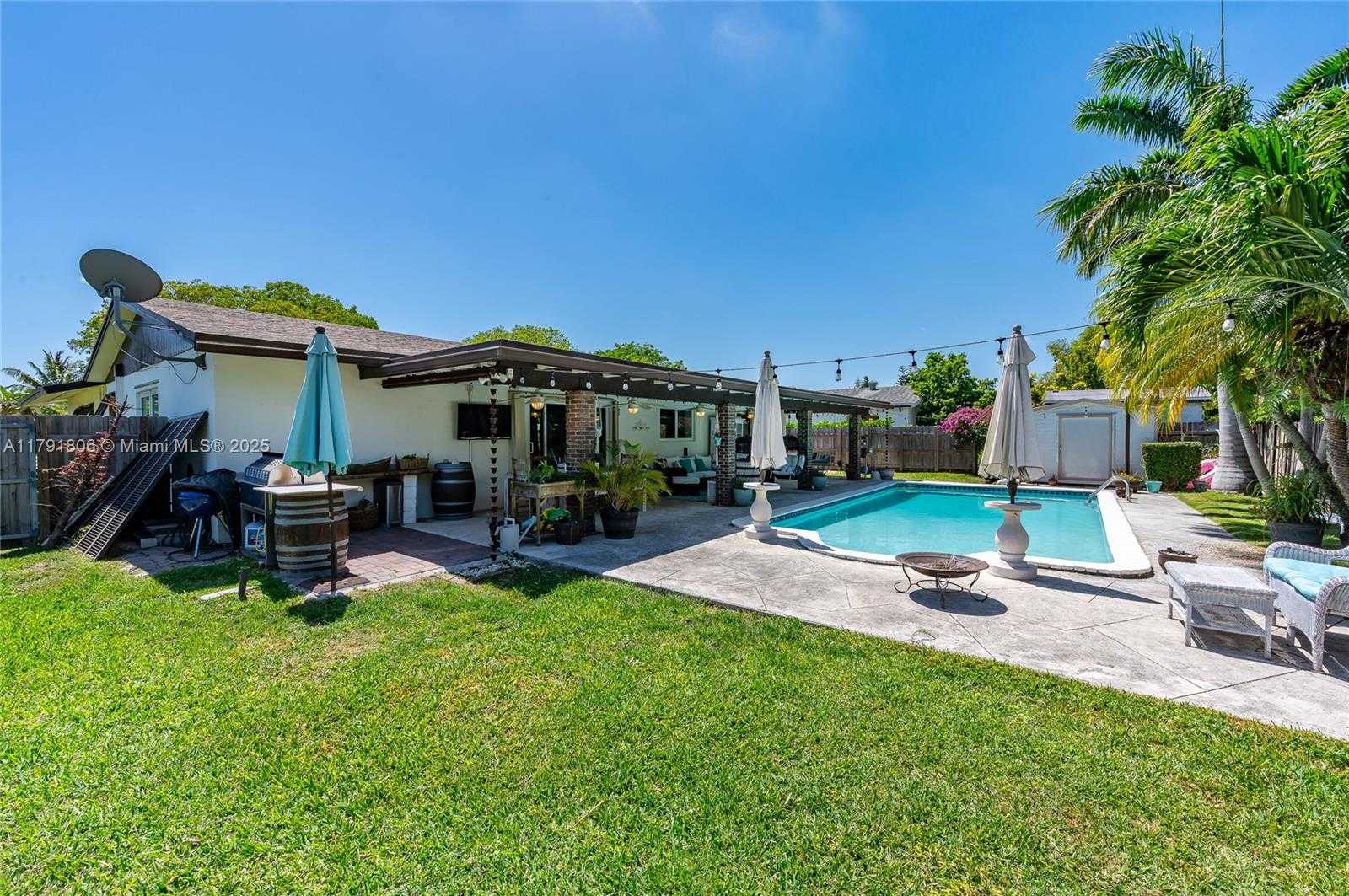 Small Image of 18525 SOUTH WEST 90TH CT, Cutler Bay Number 16