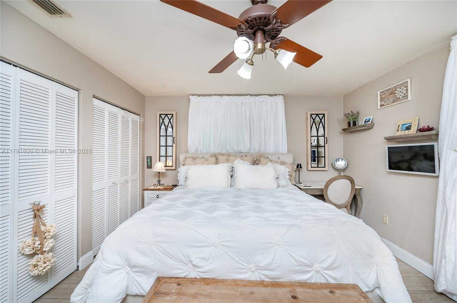 Small Image of 18525 SOUTH WEST 90TH CT, Cutler Bay Number 44