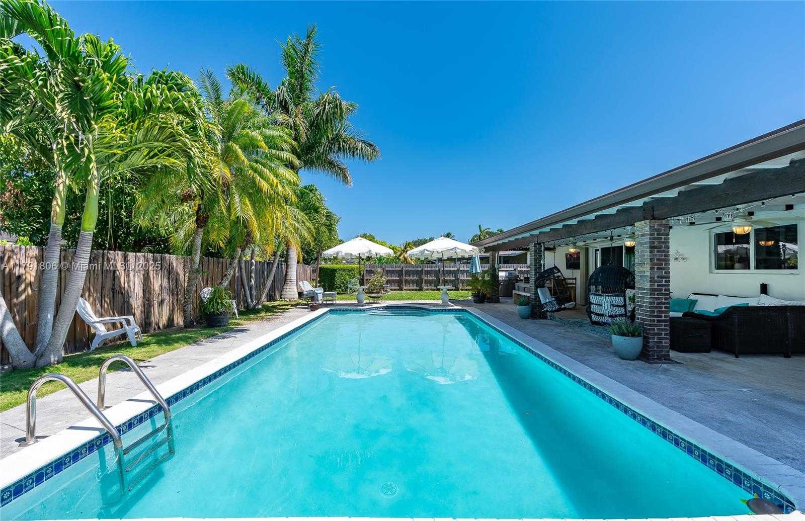 Small Image of 18525 SOUTH WEST 90TH CT, Cutler Bay Number 9