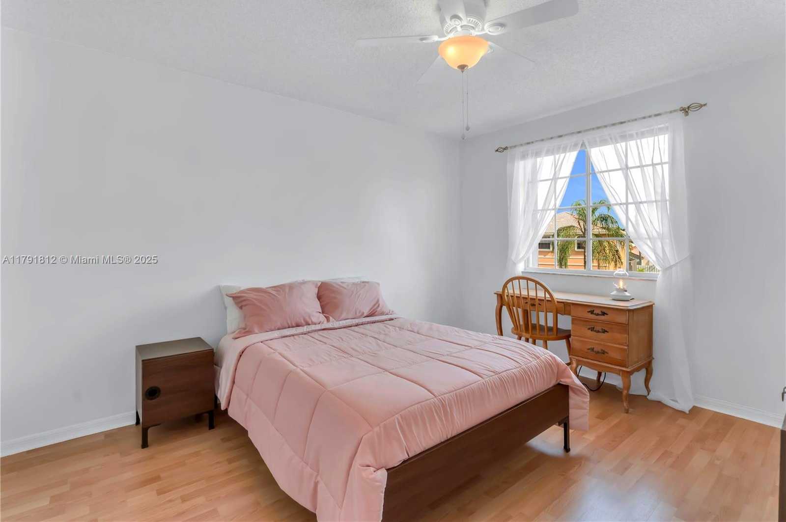 Small Image of 1060 NORTH WEST 192ND AVE, Pembroke Pines Number 17