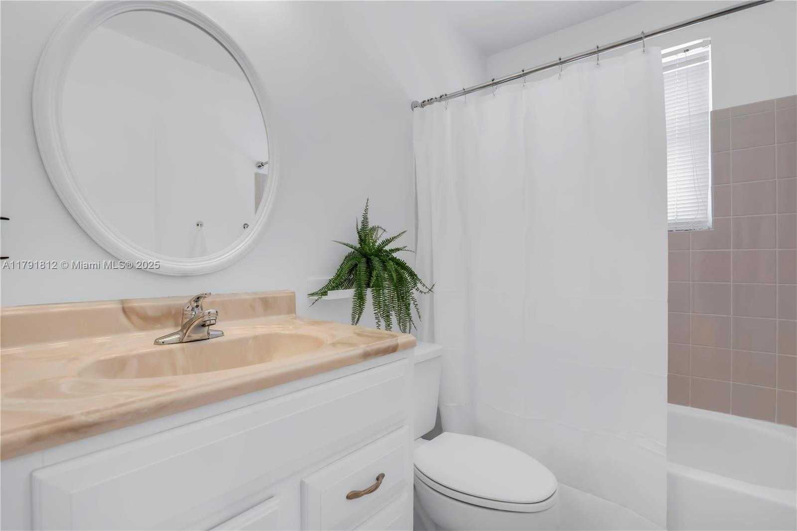 Small Image of 1060 NORTH WEST 192ND AVE, Pembroke Pines Number 19