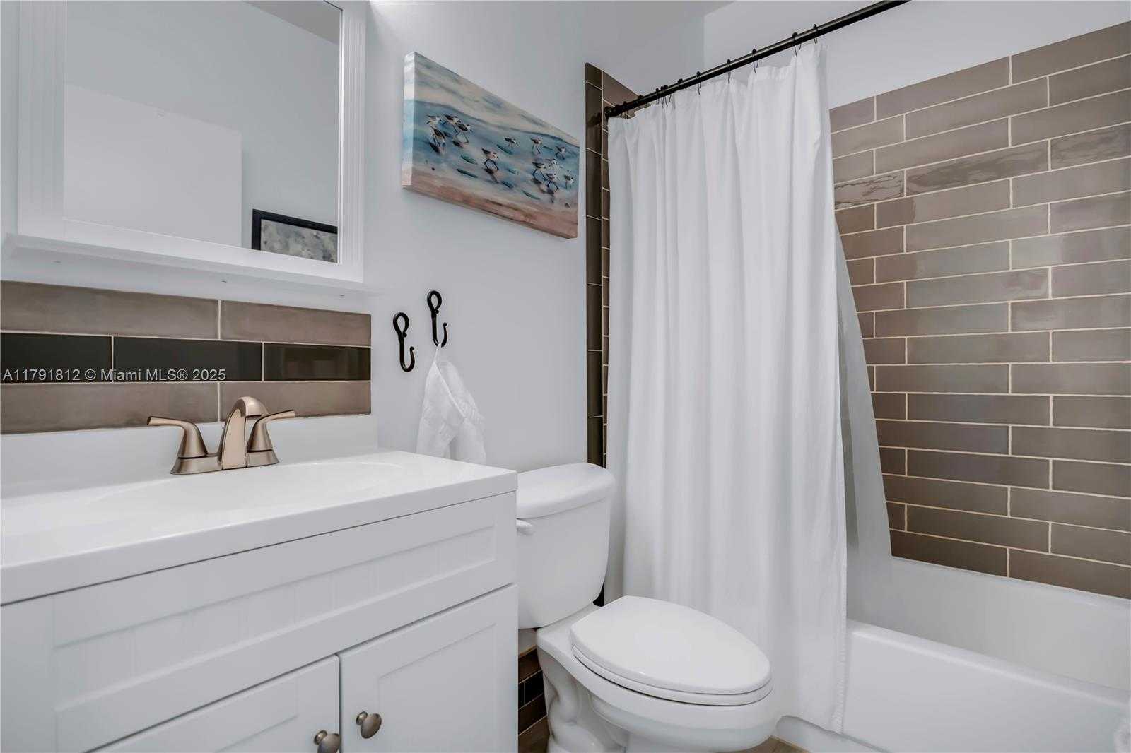 Small Image of 1060 NORTH WEST 192ND AVE, Pembroke Pines Number 20