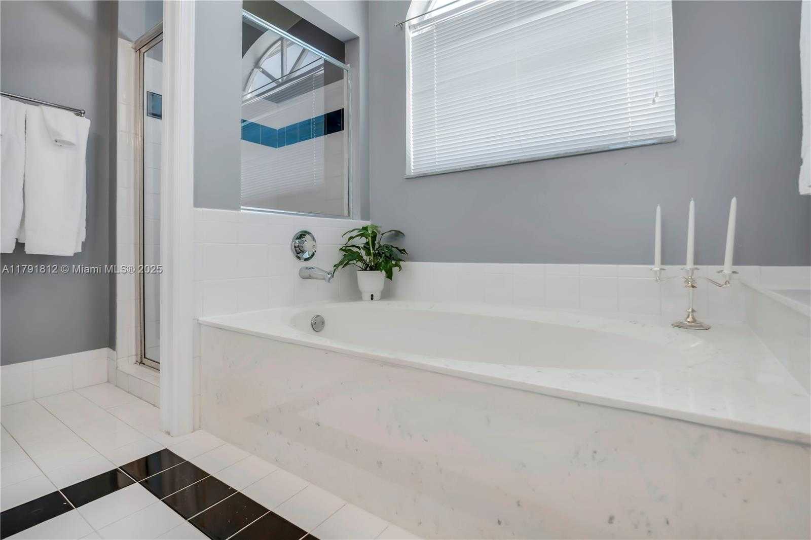 Small Image of 1060 NORTH WEST 192ND AVE, Pembroke Pines Number 23