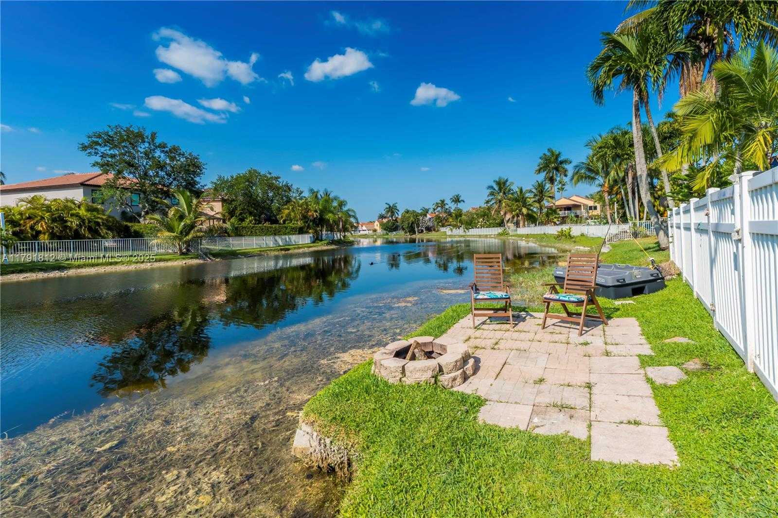 Small Image of 1060 NORTH WEST 192ND AVE, Pembroke Pines Number 41