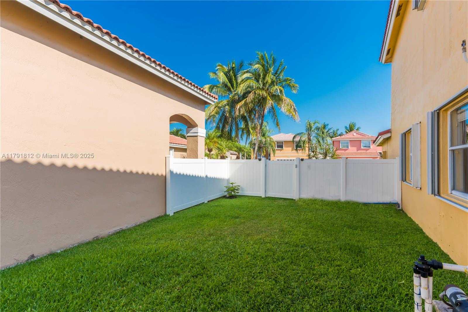 Small Image of 1060 NORTH WEST 192ND AVE, Pembroke Pines Number 53