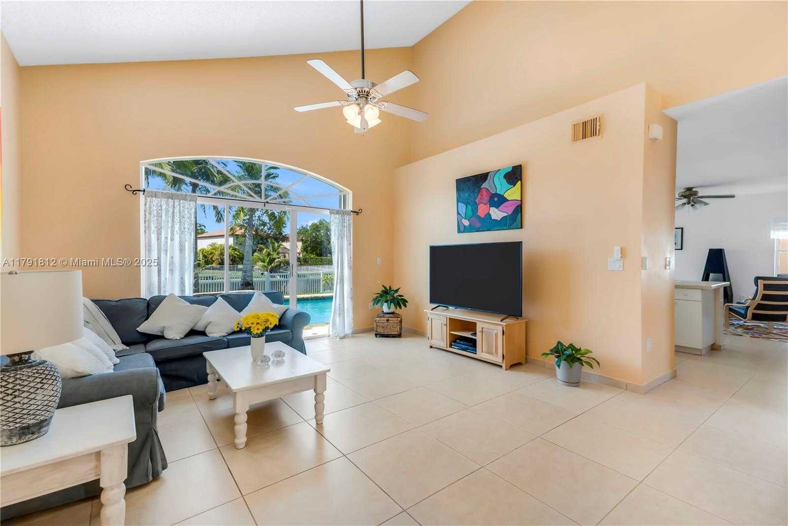 Small Image of 1060 NORTH WEST 192ND AVE, Pembroke Pines Number 9