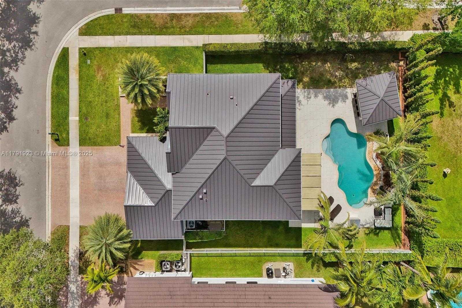 Small Image of 19323 SOUTH WEST 55TH ST, Miramar Number 42