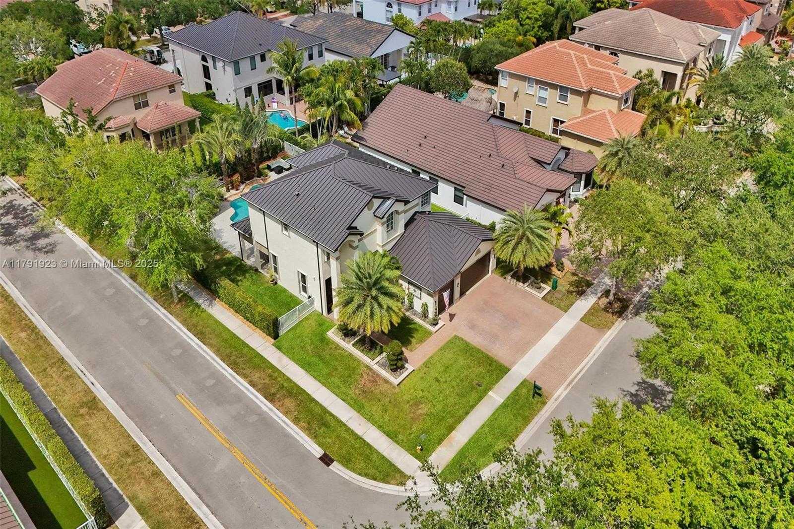 Small Image of 19323 SOUTH WEST 55TH ST, Miramar Number 43