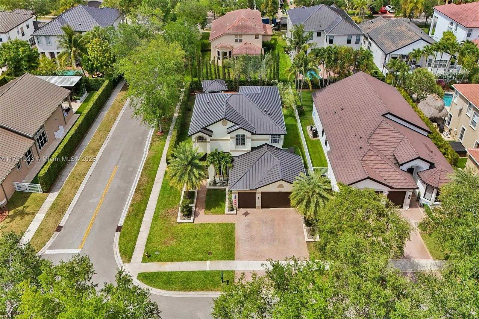 Small Image of 19323 SOUTH WEST 55TH ST, Miramar Number 44
