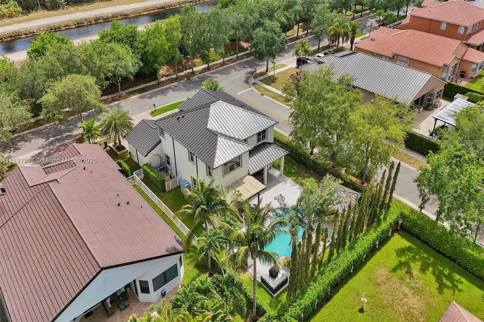 Small Image of 19323 SOUTH WEST 55TH ST, Miramar Number 47