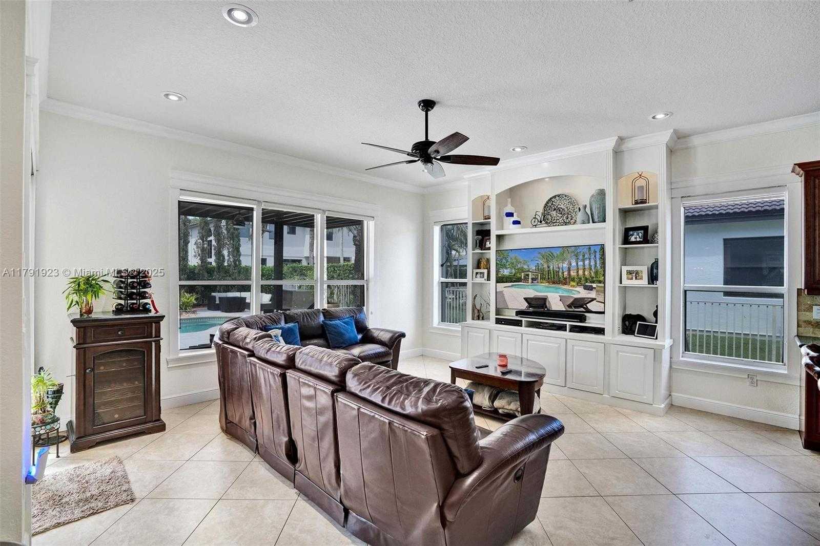 Small Image of 19323 SOUTH WEST 55TH ST, Miramar Number 8