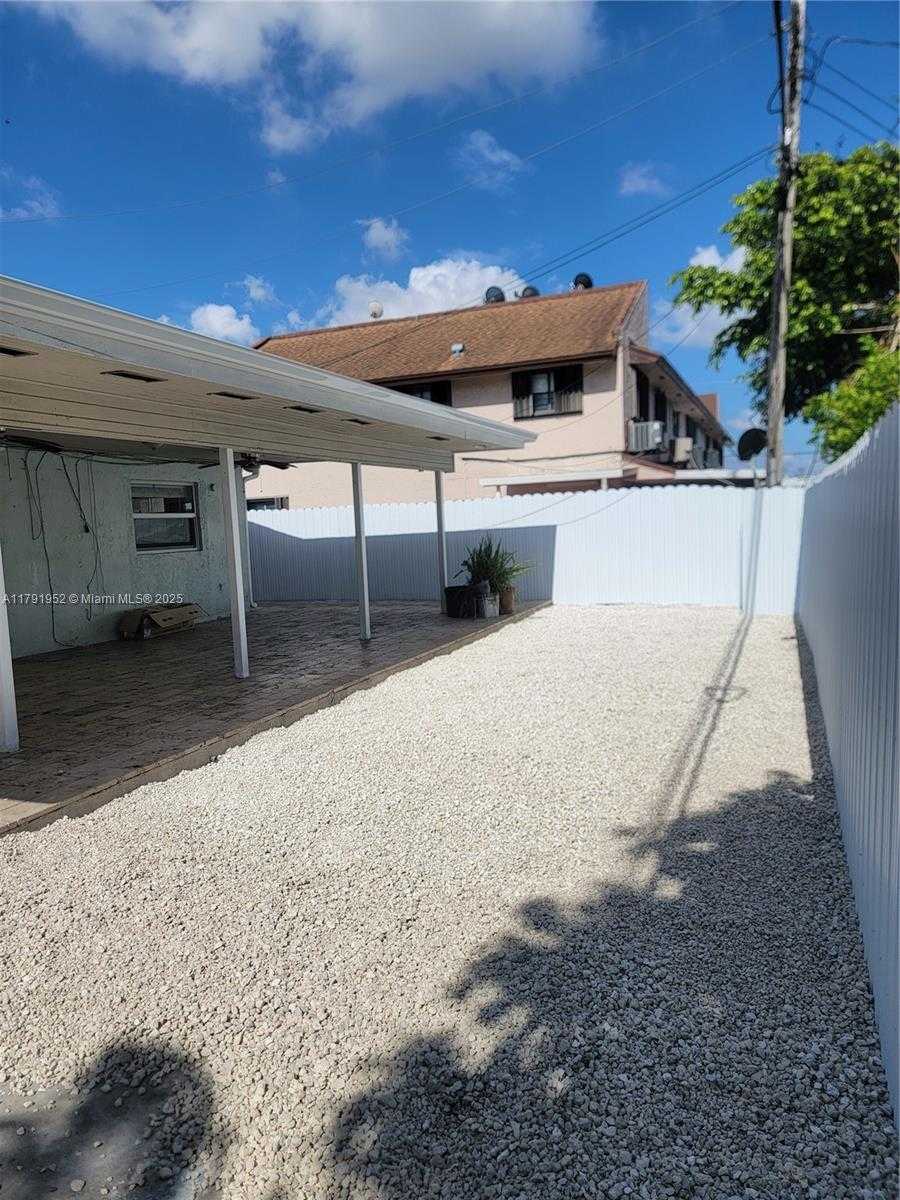 Small Image of 25 EAST 53RD TER, Hialeah Number 3
