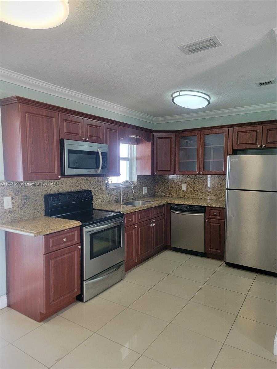 Small Image of 25 EAST 53RD TER, Hialeah Number 4