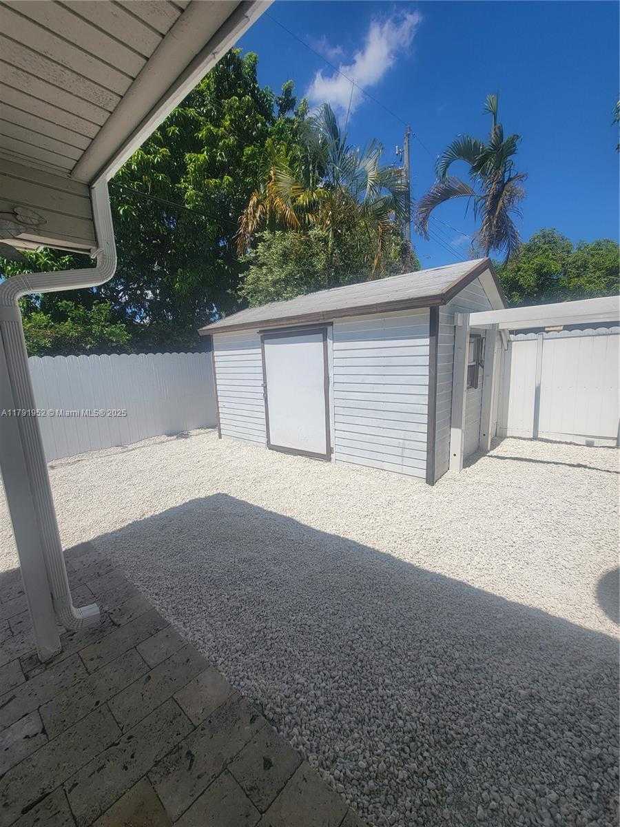 Small Image of 25 EAST 53RD TER, Hialeah Number 8