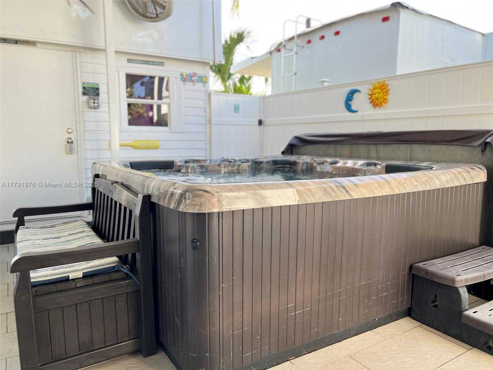 Small Image of 325 CALUSA STREET LOT 245, Key Largo Number 26