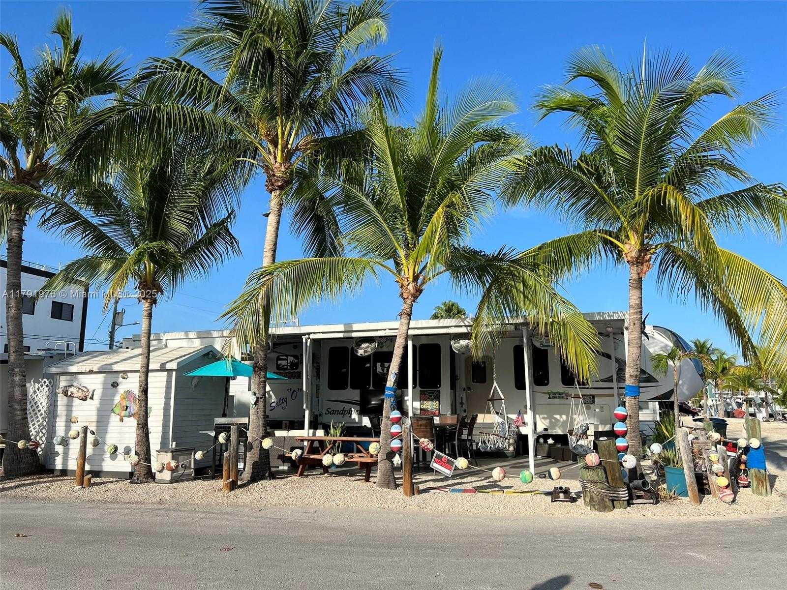 Small Image of 325 CALUSA STREET LOT 245, Key Largo Number 3