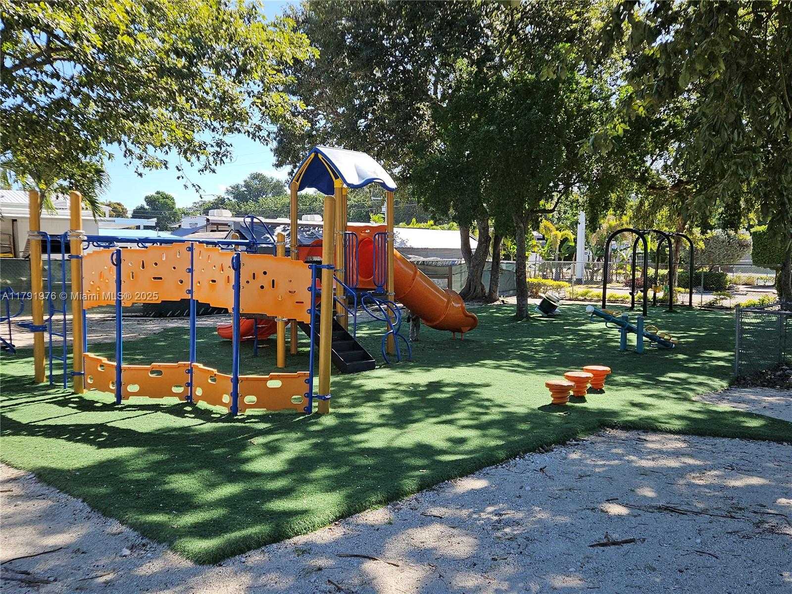 Small Image of 325 CALUSA STREET LOT 245, Key Largo Number 36