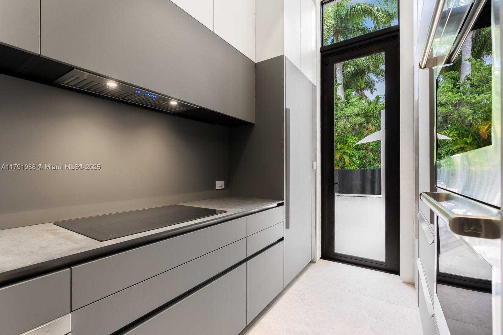 Small Image of 1800 WEST 27TH STREET, Miami Beach Number 36