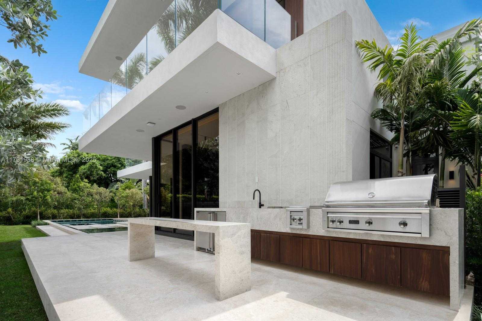 Small Image of 1800 WEST 27TH STREET, Miami Beach Number 41