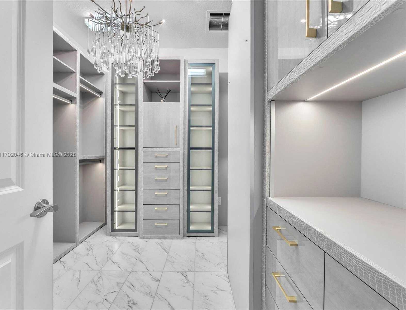 Small Image of 4317 FICUS ST, Hollywood Number 16
