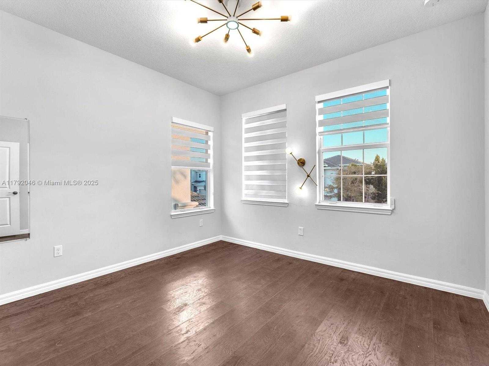 Small Image of 4317 FICUS ST, Hollywood Number 19