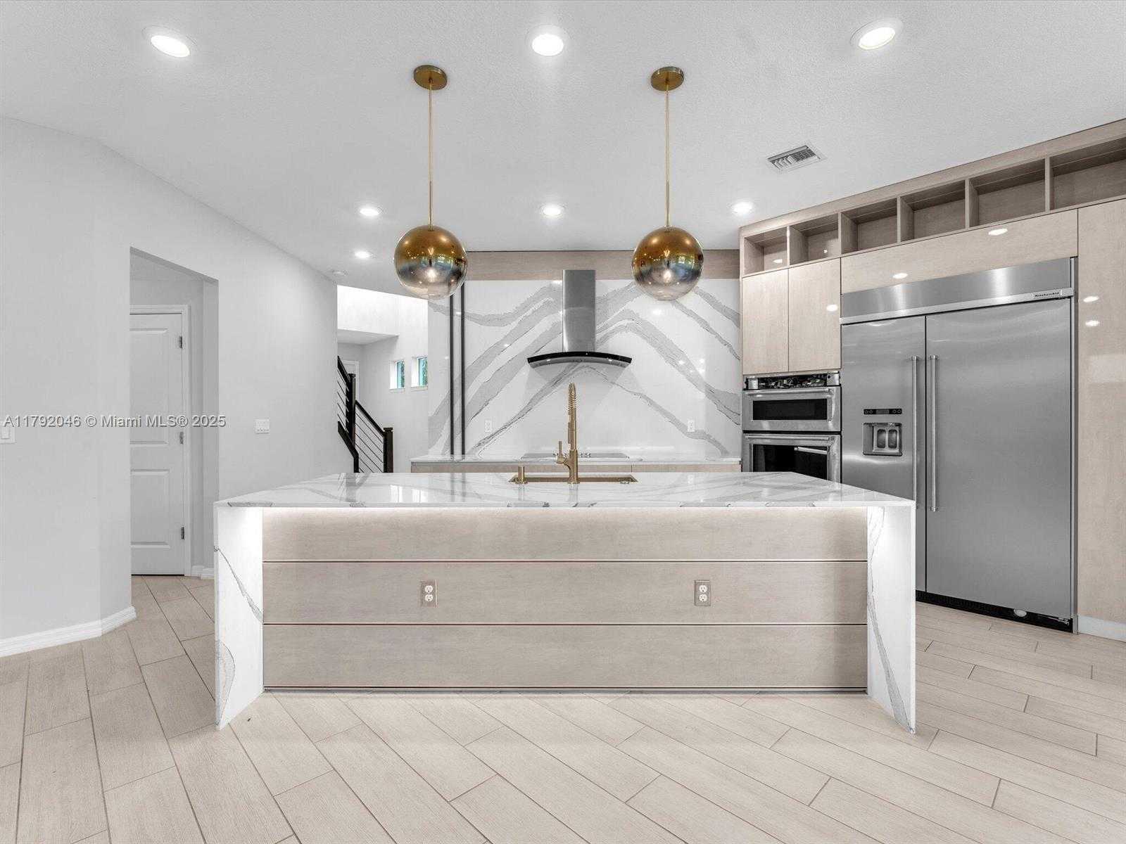 Small Image of 4317 FICUS ST, Hollywood Number 2